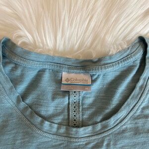 Women’s Columbia long sleeve top EUC